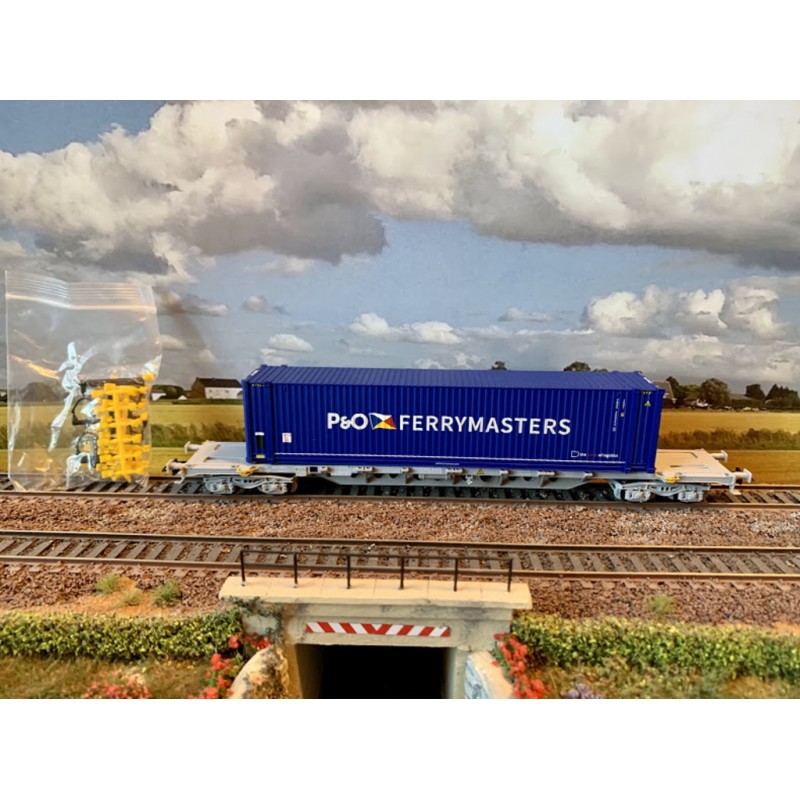 WAGON PORTE CONTENEURS A 4 ESSIEUX SGSS CHARGE AVEC CONTENEUR DE 45' P&O FERRYMASTERS F-NOVA SNCF