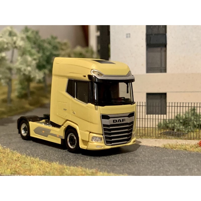 Daf XG+ Tracteur solo caréné jaune tucsan métallisé (nouveau modèle) - sold out by Herpa
